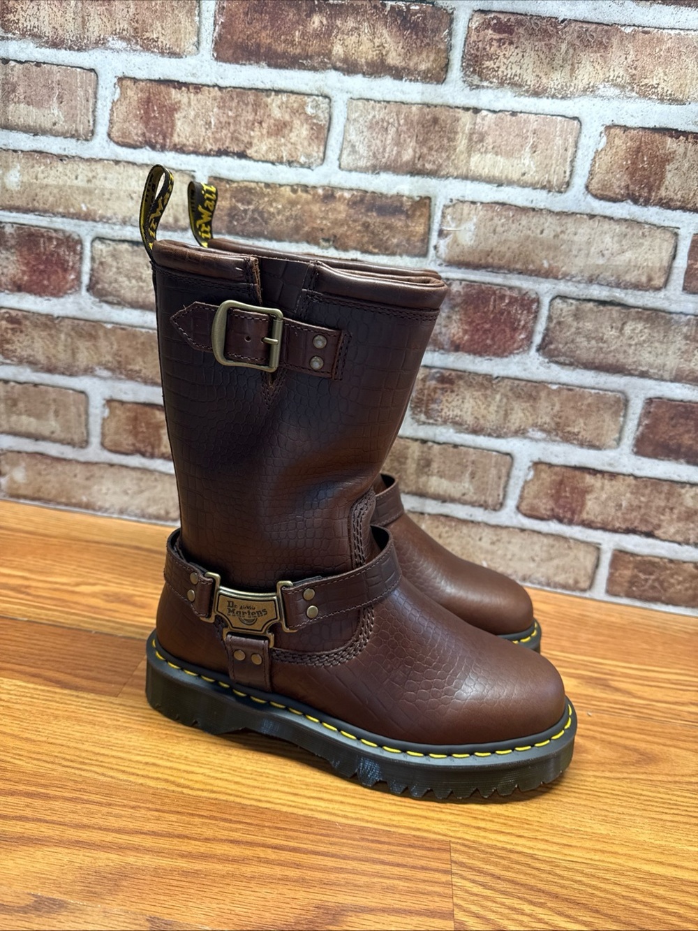 Dr. Martens Anistone Hi reptile embossed leather pull on boots brown NWOB size 8